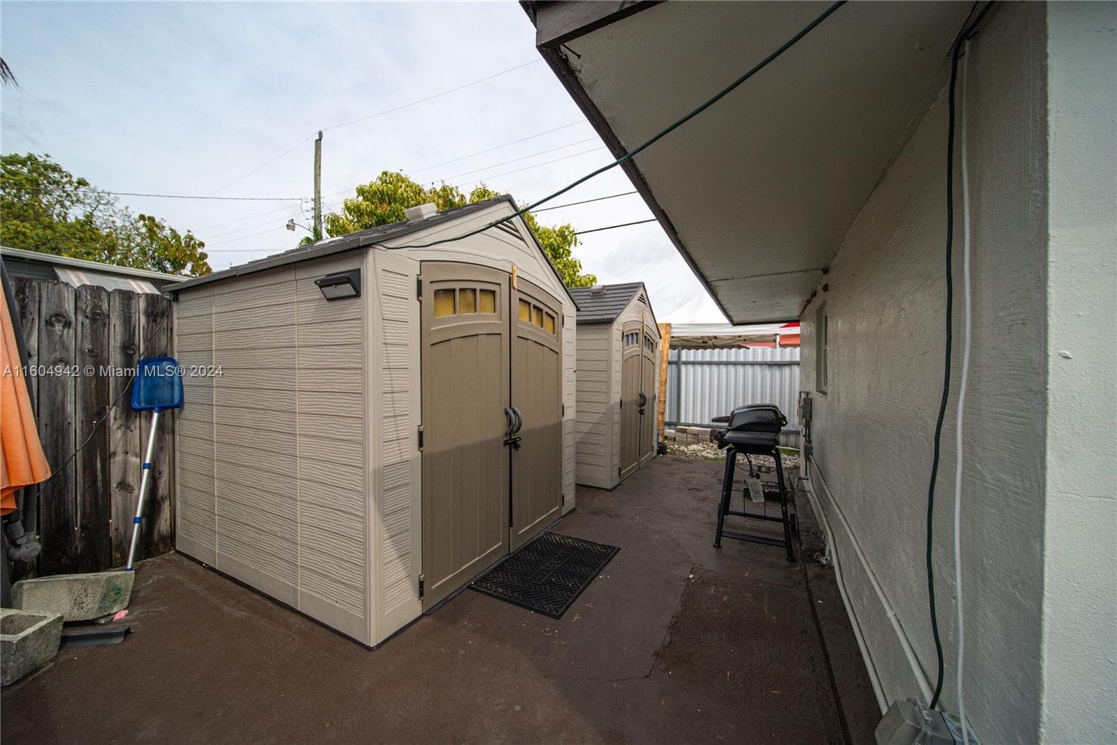 875 E 29th St, Hialeah FL 33013 — 18