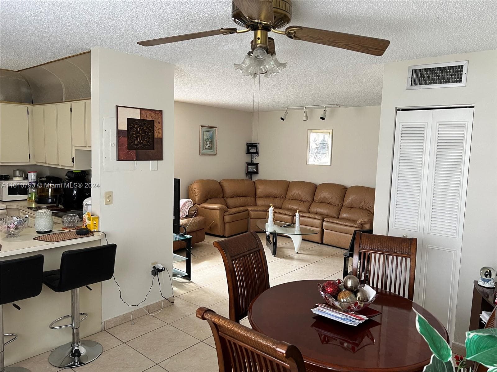 325 NW 72Av # 206, Unincorporated Dade County FL 33126 — 1