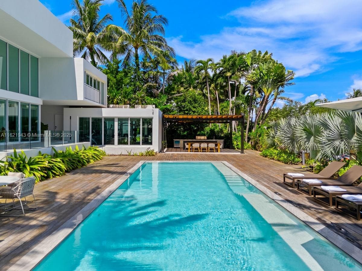 161 Cape Florida Dr, Key Biscayne FL 33149 — 47