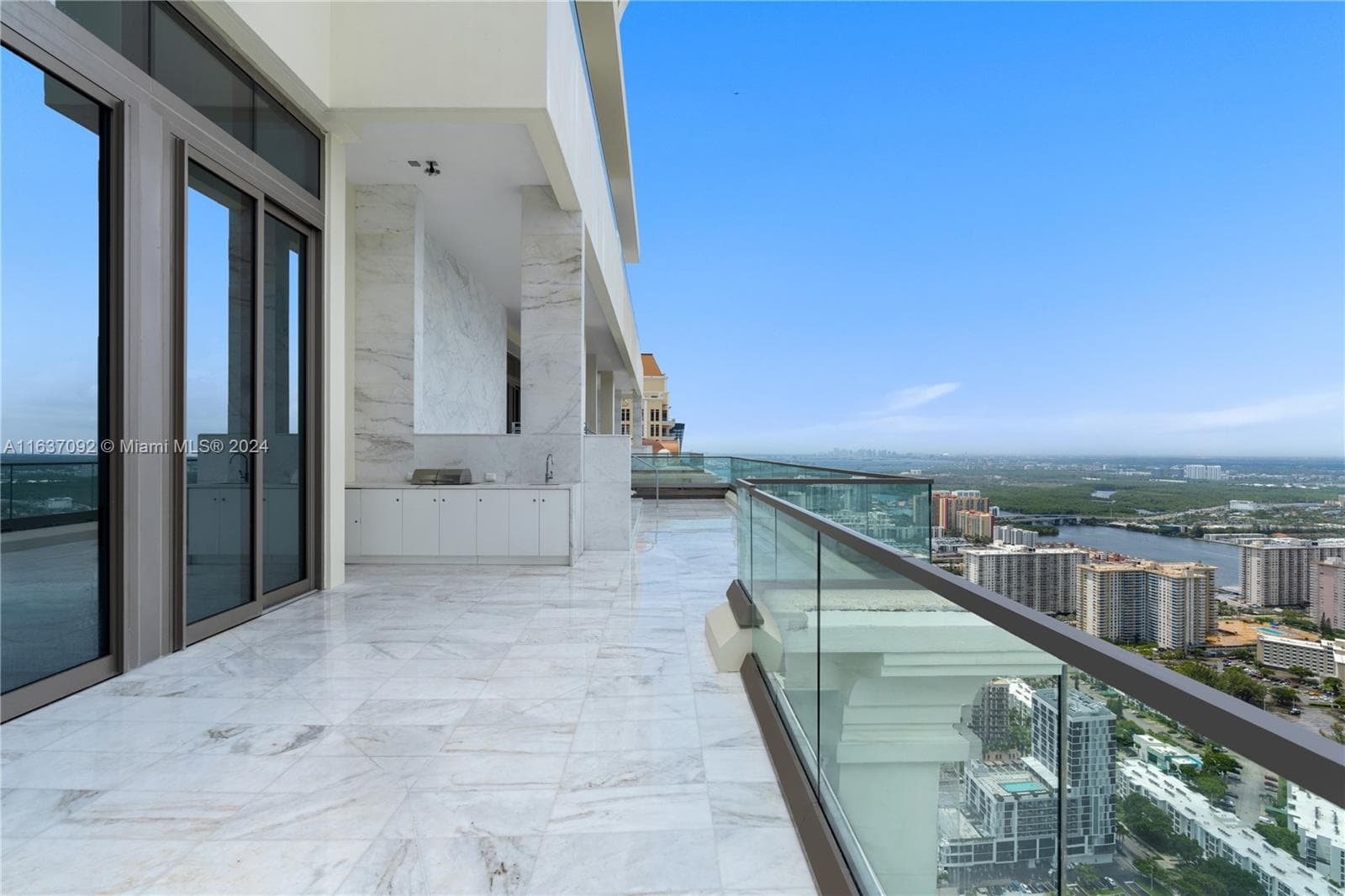 17901 Collins, Sunny Isles Beach FL 33160 — 46