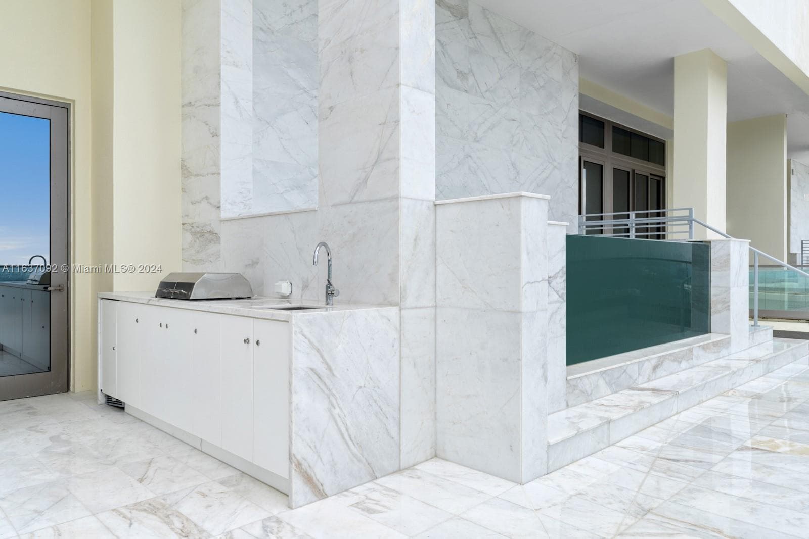 17901 Collins, Sunny Isles Beach FL 33160 — 43