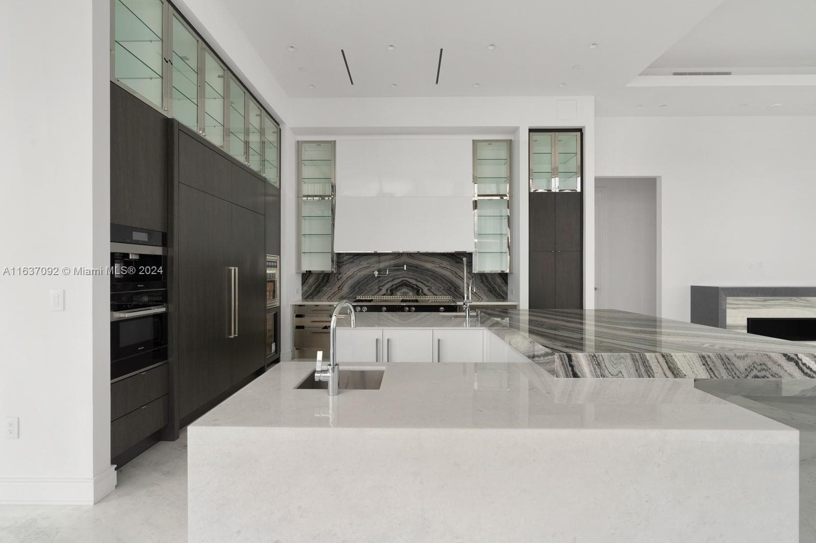 17901 Collins, Sunny Isles Beach FL 33160 — 32