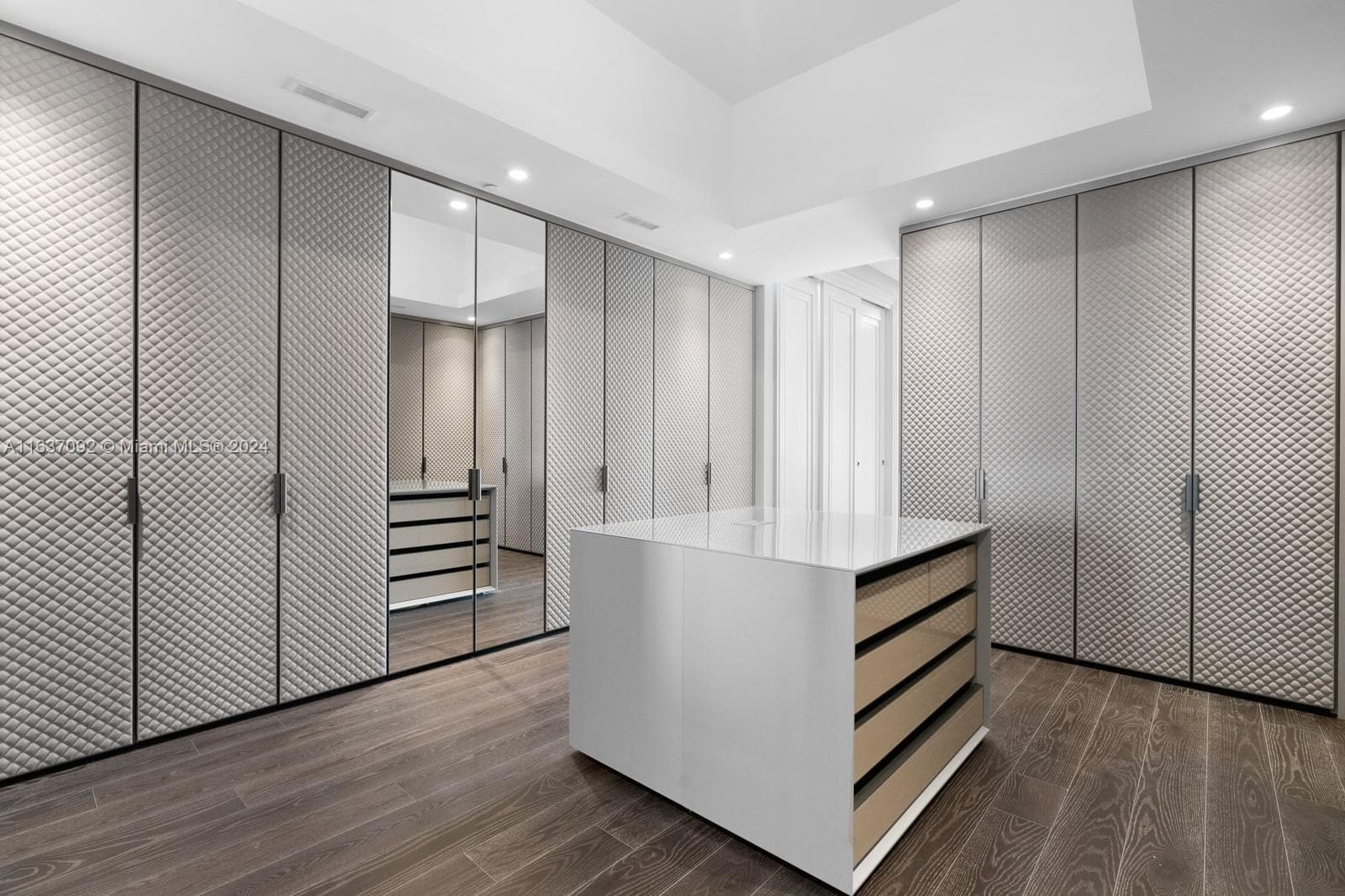 17901 Collins, Sunny Isles Beach FL 33160 — 19