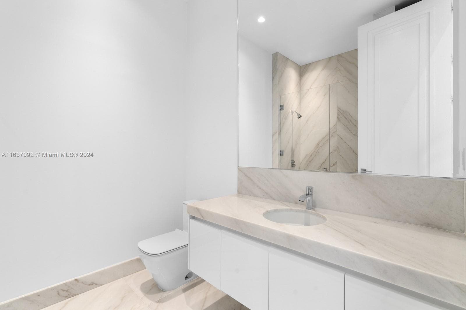 17901 Collins, Sunny Isles Beach FL 33160 — 39