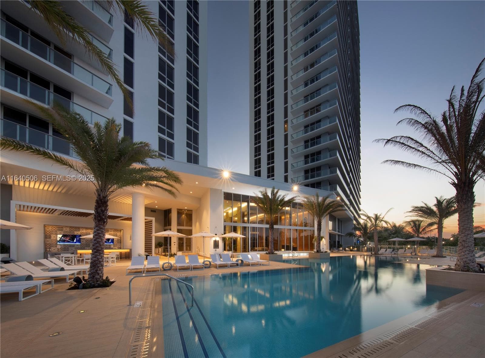 16385 Biscayne Blvd, North Miami Beach FL 33160 — 6