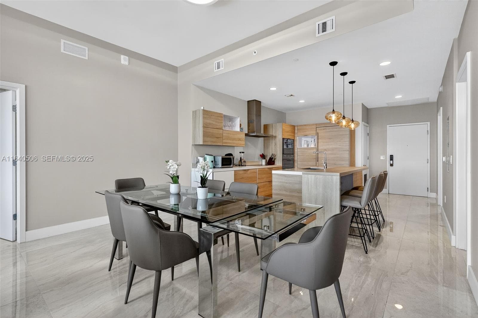 16385 Biscayne Blvd, North Miami Beach FL 33160 — 16