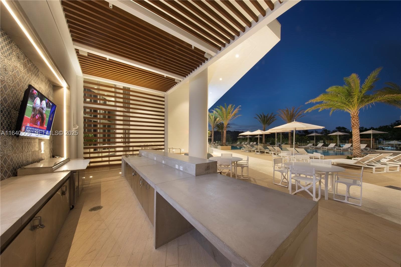 16385 Biscayne Blvd, North Miami Beach FL 33160 — 3