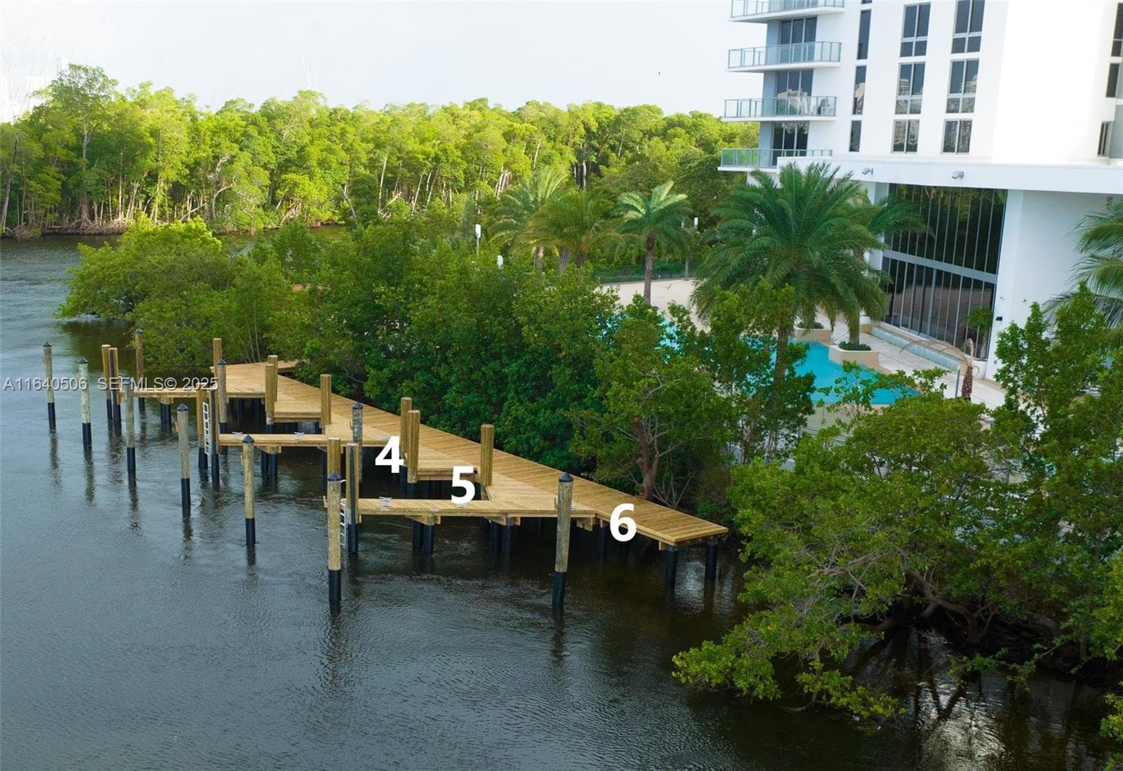 16385 Biscayne Blvd, North Miami Beach FL 33160 — 10