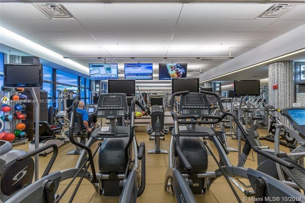 21200 Point Pl # 1204, Aventura FL 33180 — 76