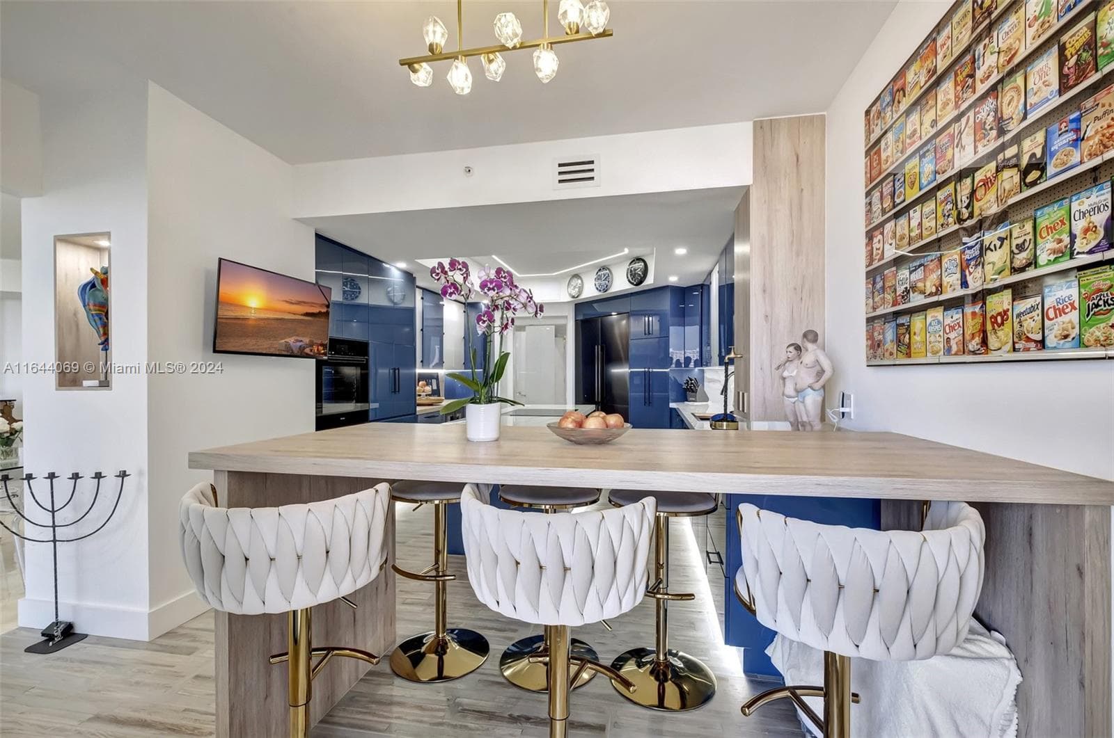 21200 Point Pl # 1204, Aventura FL 33180 — 26