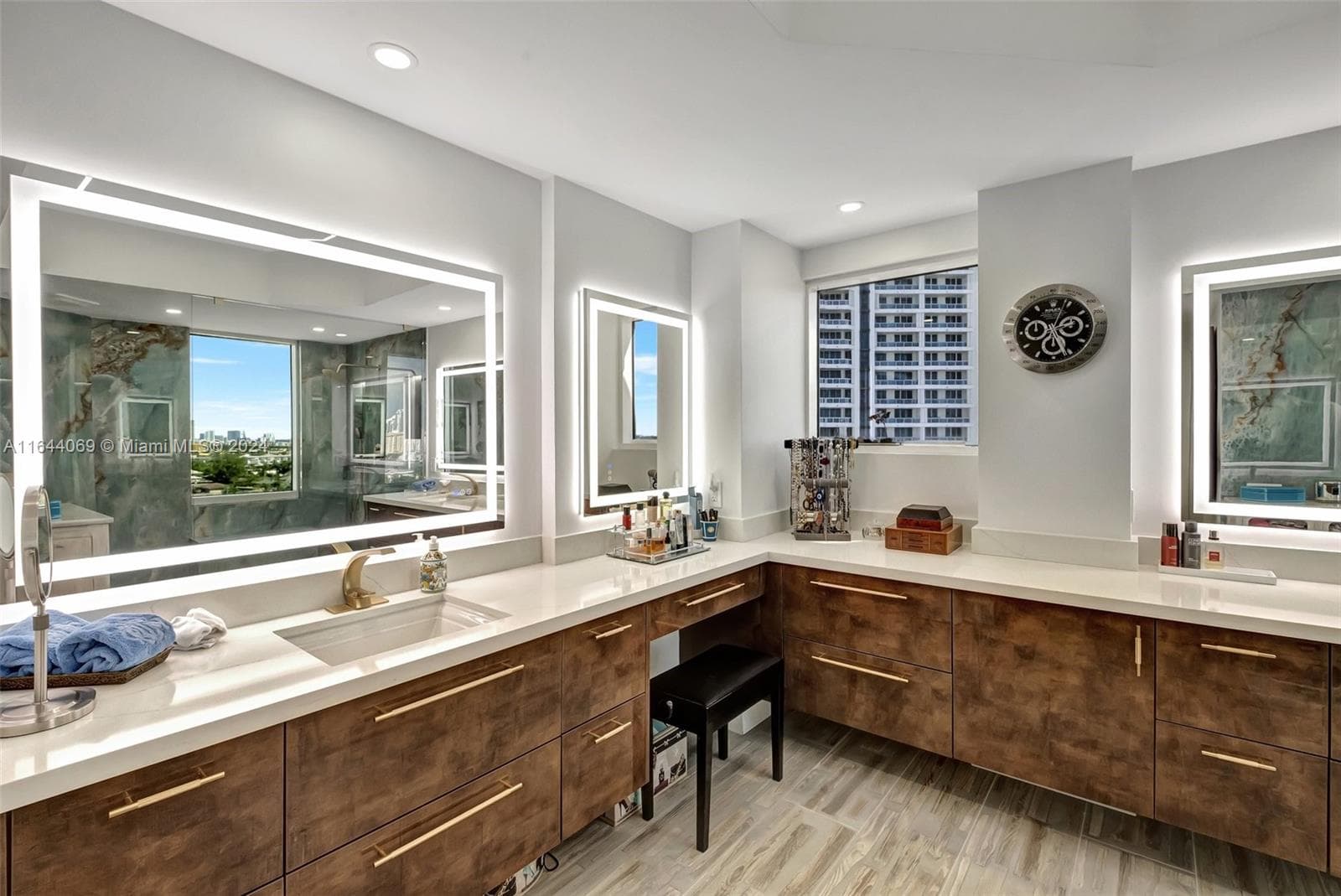 21200 Point Pl # 1204, Aventura FL 33180 — 40