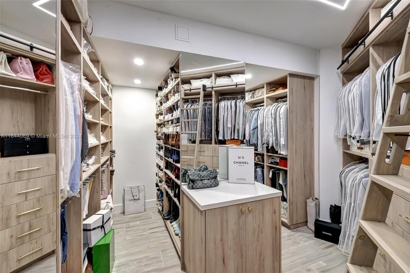 21200 Point Pl # 1204, Aventura FL 33180 — 35
