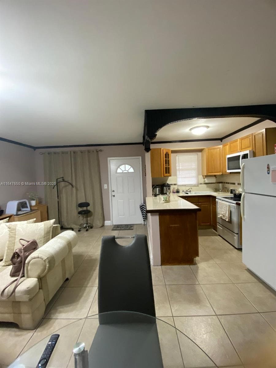 4050 NW 135th St # 1, Opa-Locka FL 33054 — 2