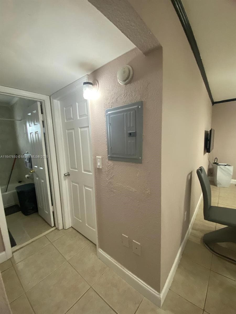 4050 NW 135th St # 1, Opa-Locka FL 33054 — 16