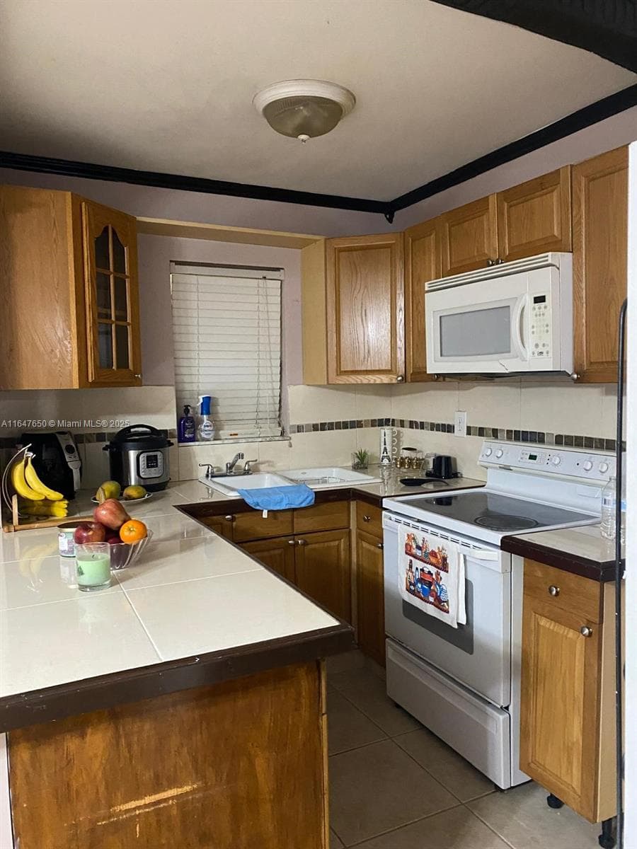 4050 NW 135th St # 1, Opa-Locka FL 33054 — 7