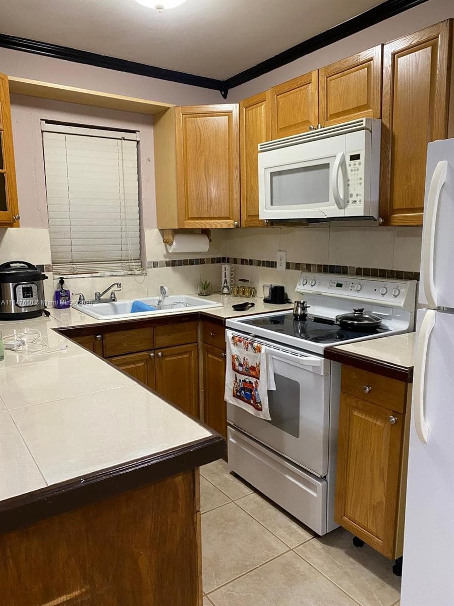 4050 NW 135th St # 1, Opa-Locka FL 33054 — 4
