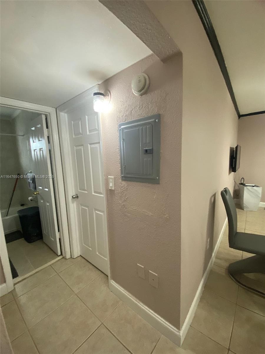 4050 NW 135th St # 1, Opa-Locka FL 33054 — 21