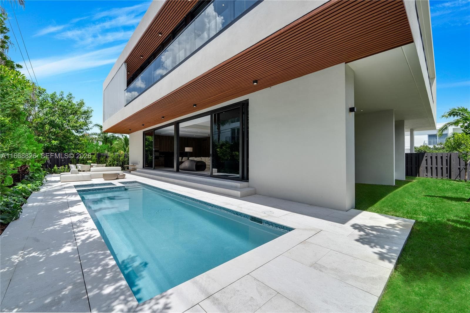 262 189th Ter, Sunny Isles Beach FL 33160 — 34