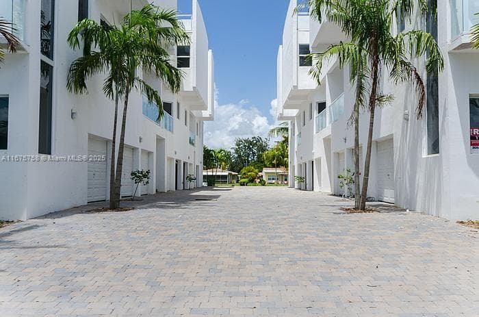 1975 Calais Dr, Miami Beach FL 33141 — 2
