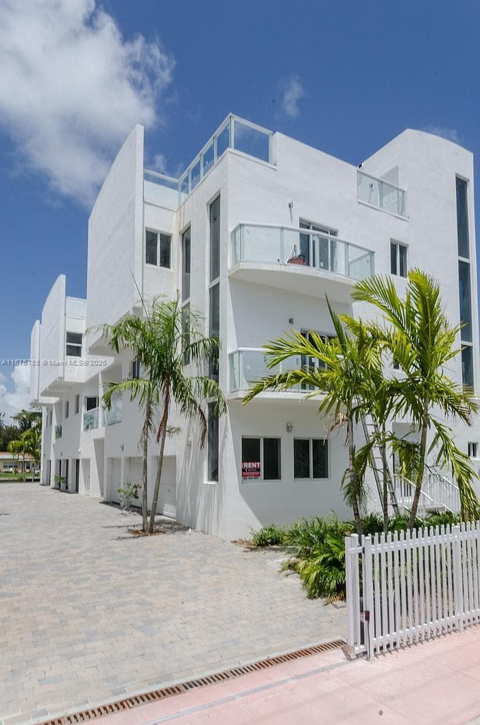 1975 Calais Dr, Miami Beach FL 33141 — 3
