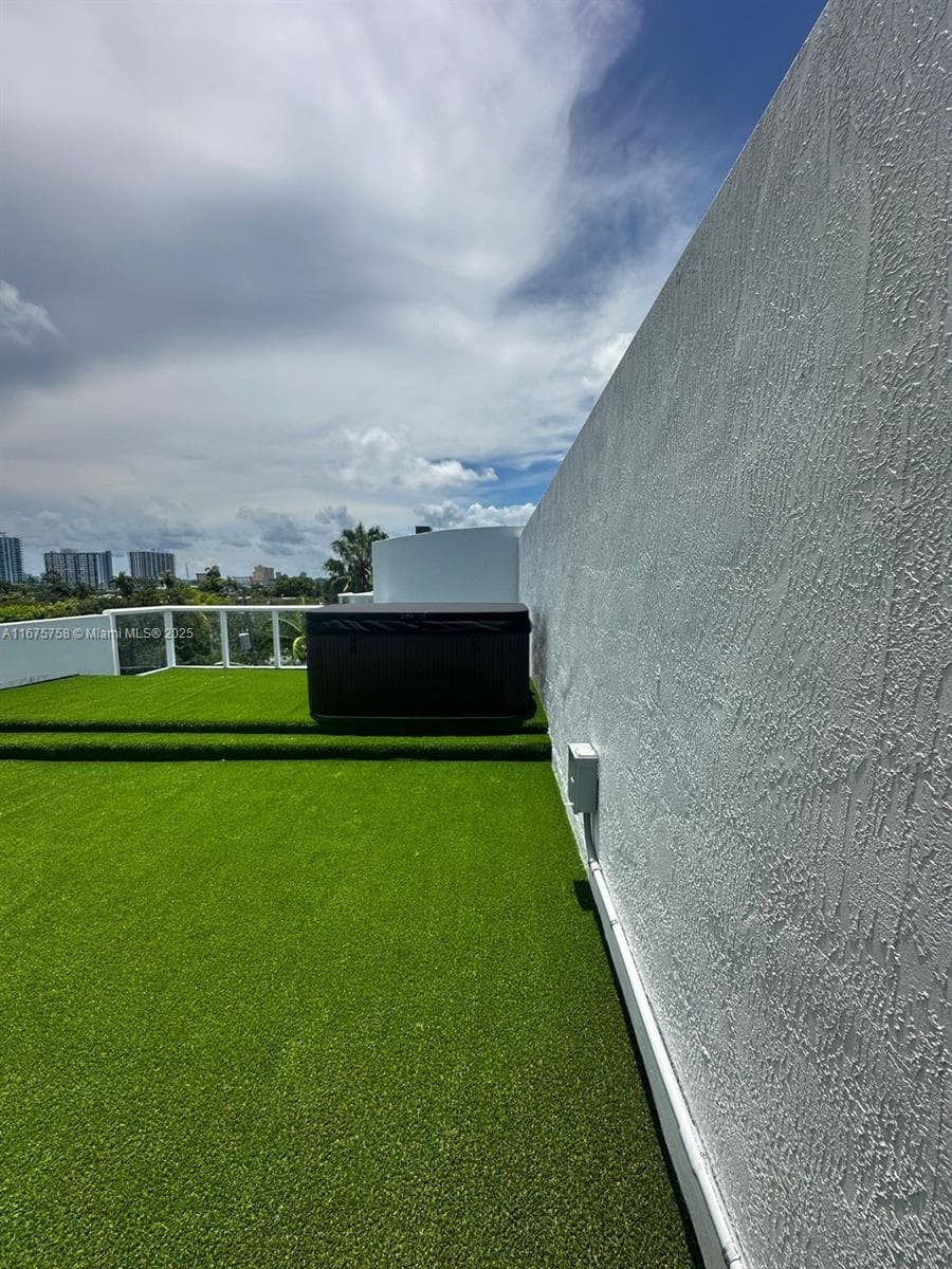 1975 Calais Dr, Miami Beach FL 33141 — 28