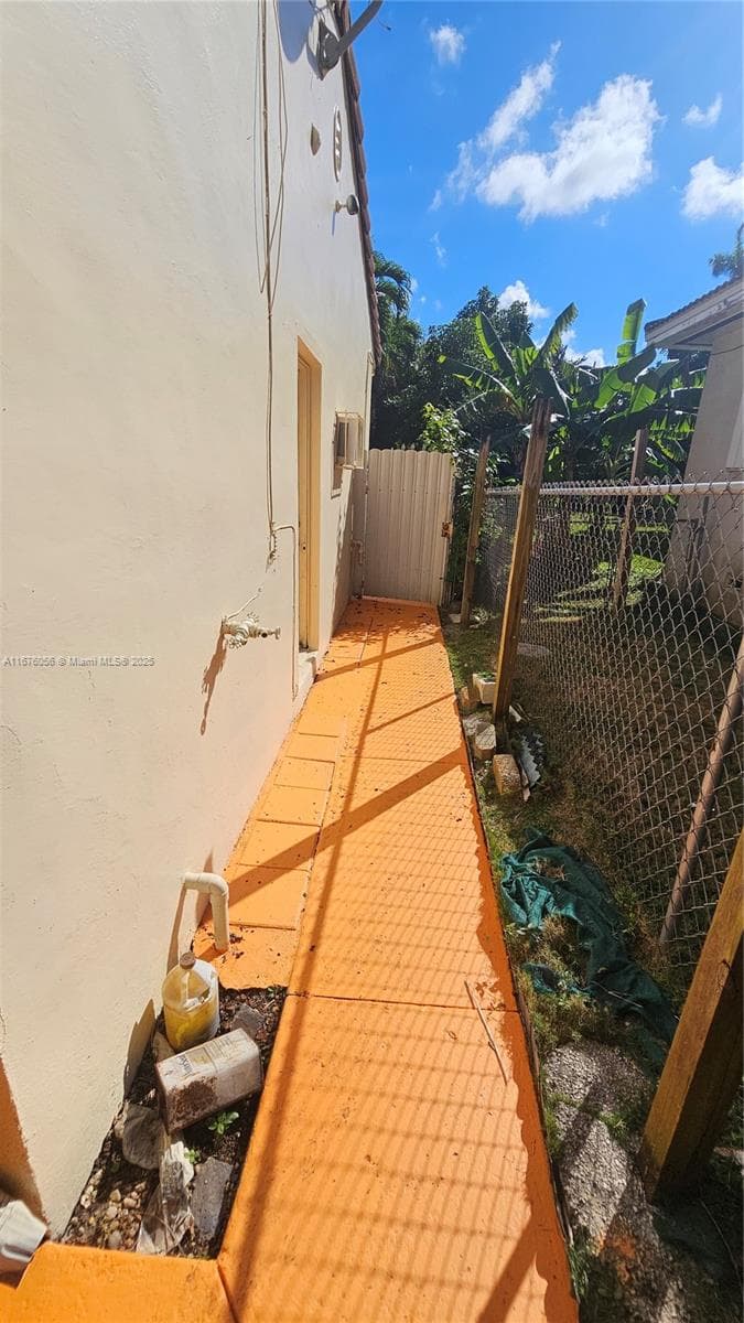 156 NW 88th St, El Portal FL 33150 — 43