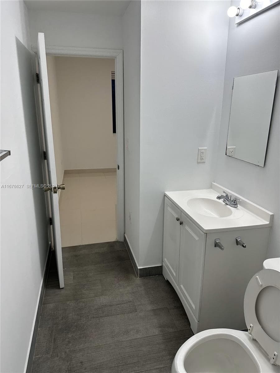 620 W 29th St, Hialeah FL 33012 — 21
