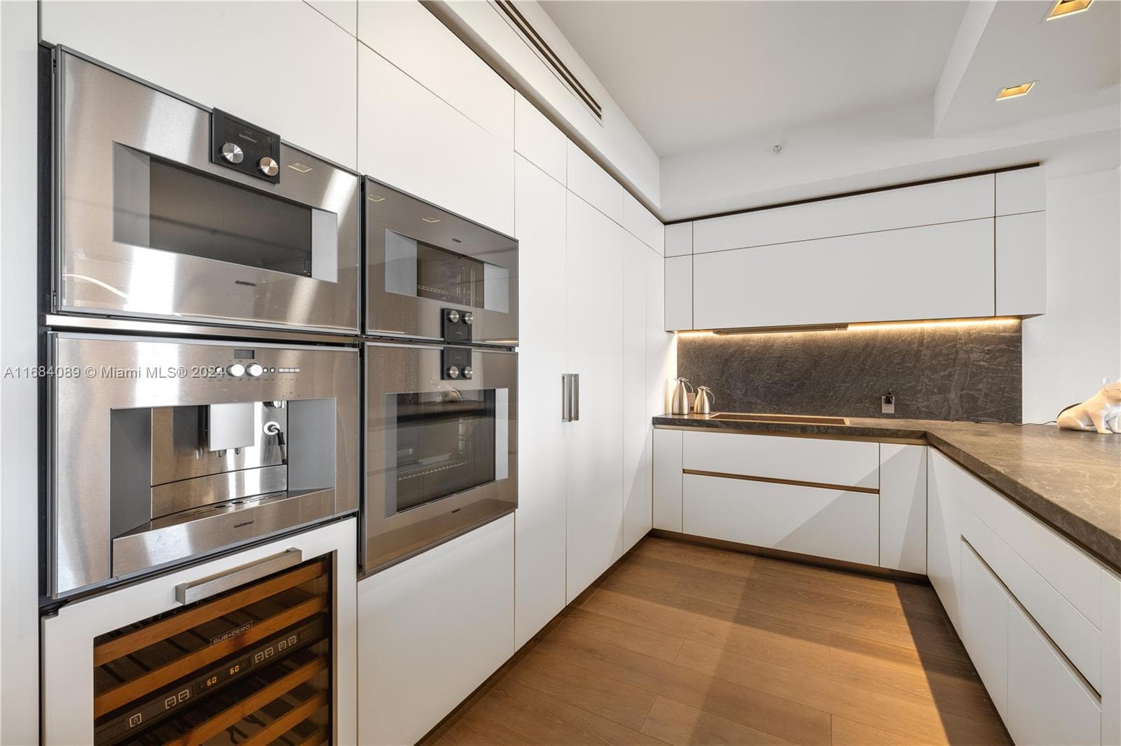 7065 Fisher Island Dr # 7065, Miami Beach FL 33109 — 22