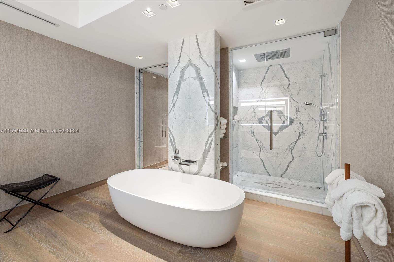 7065 Fisher Island Dr # 7065, Miami Beach FL 33109 — 34