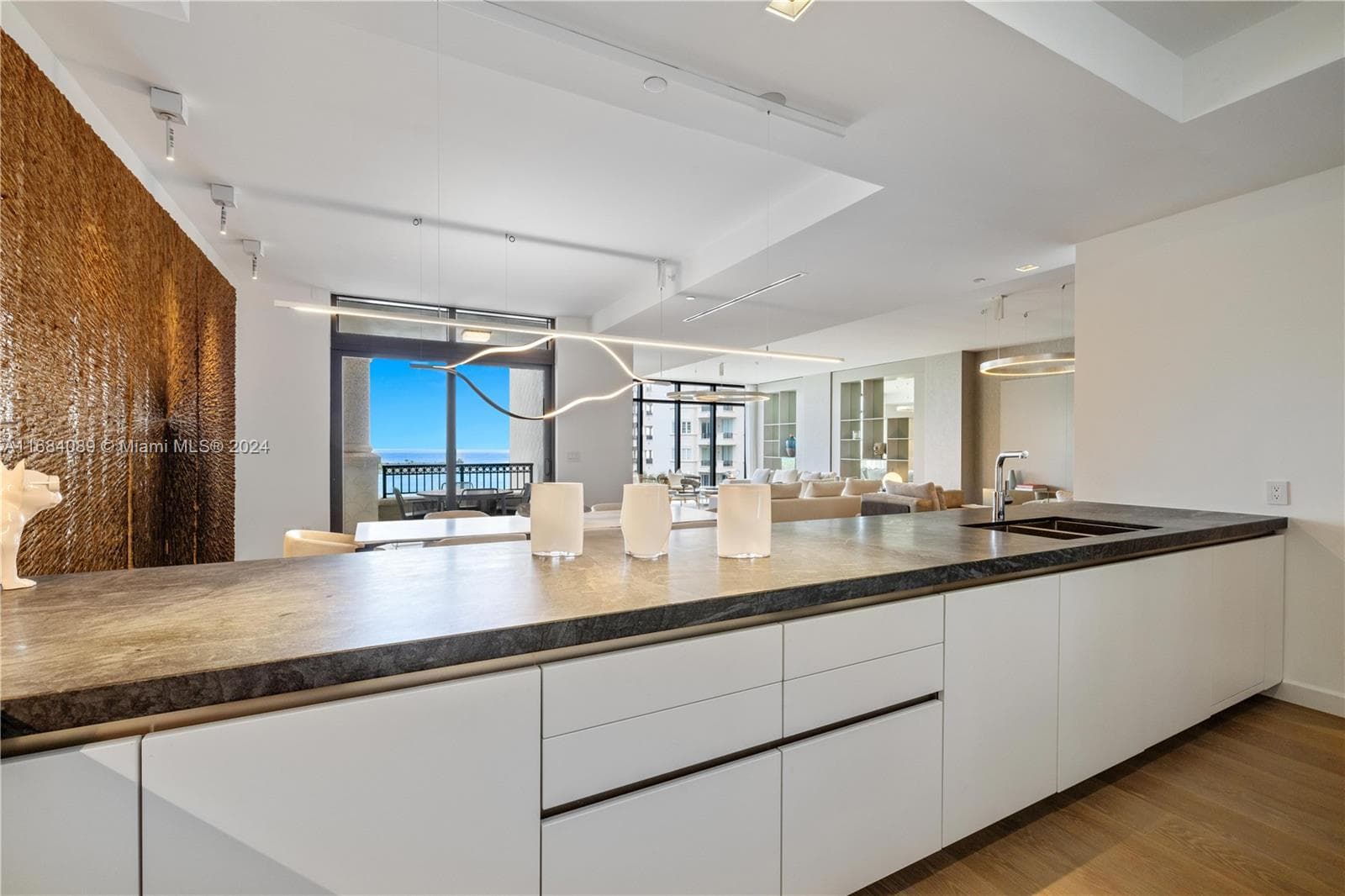 7065 Fisher Island Dr # 7065, Miami Beach FL 33109 — 25