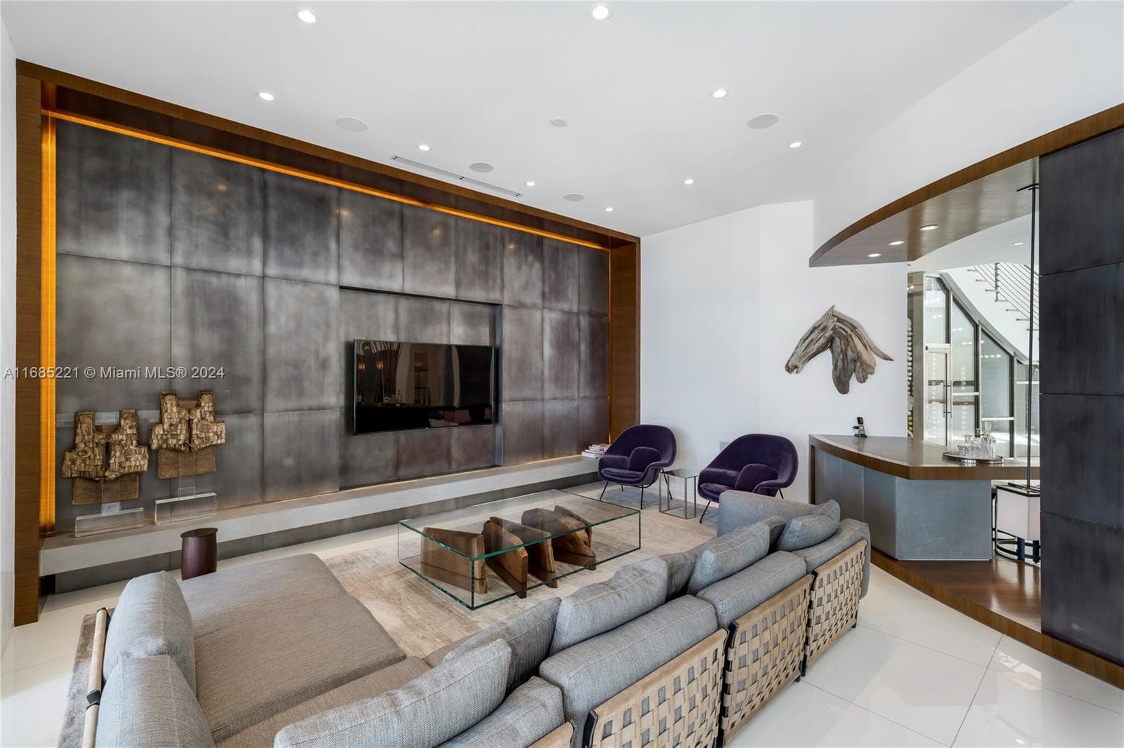 271 N Hibiscus Dr, Miami Beach FL 33139 — 7