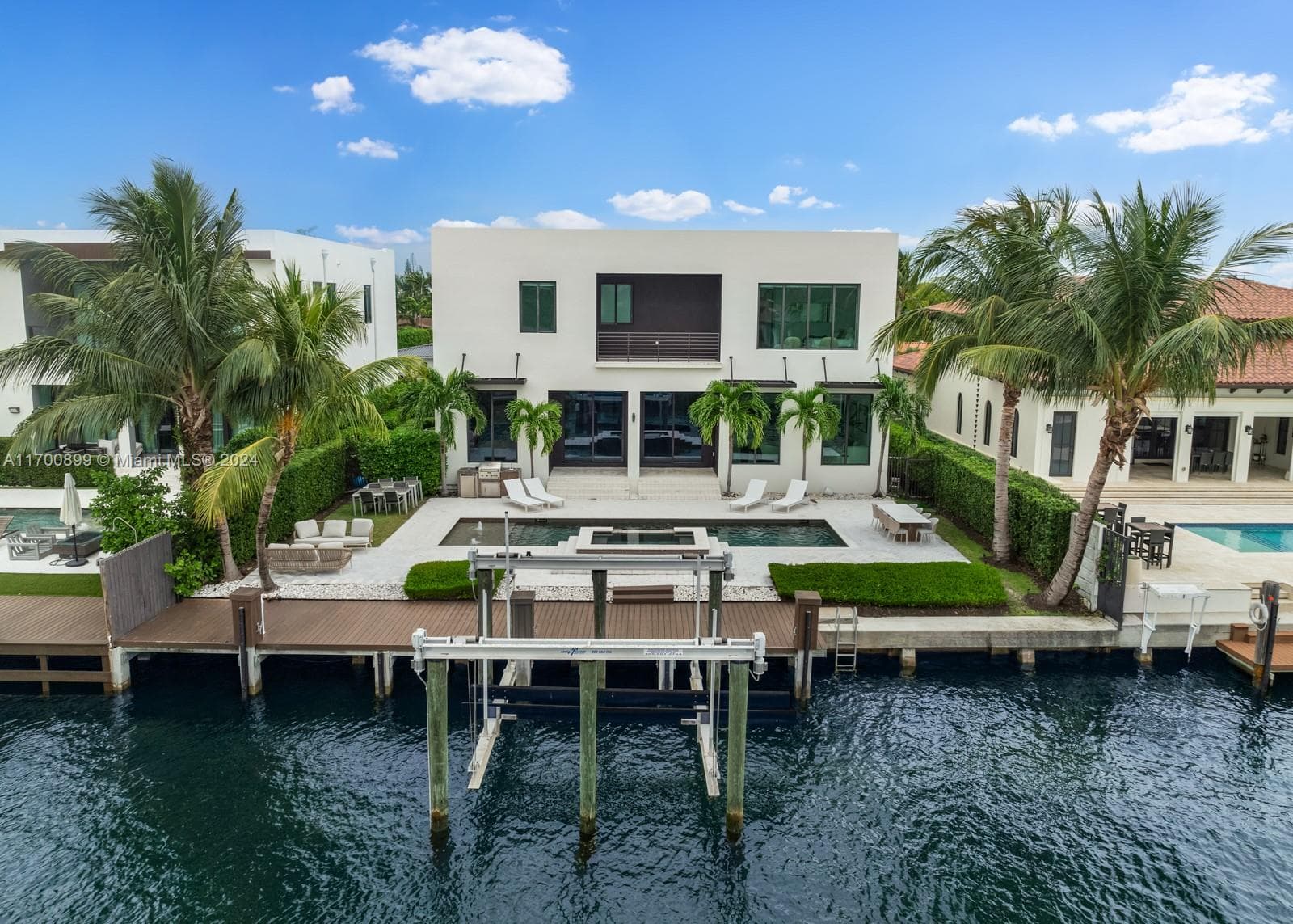 2040 NE 121st Rd, North Miami FL 33181 — 43