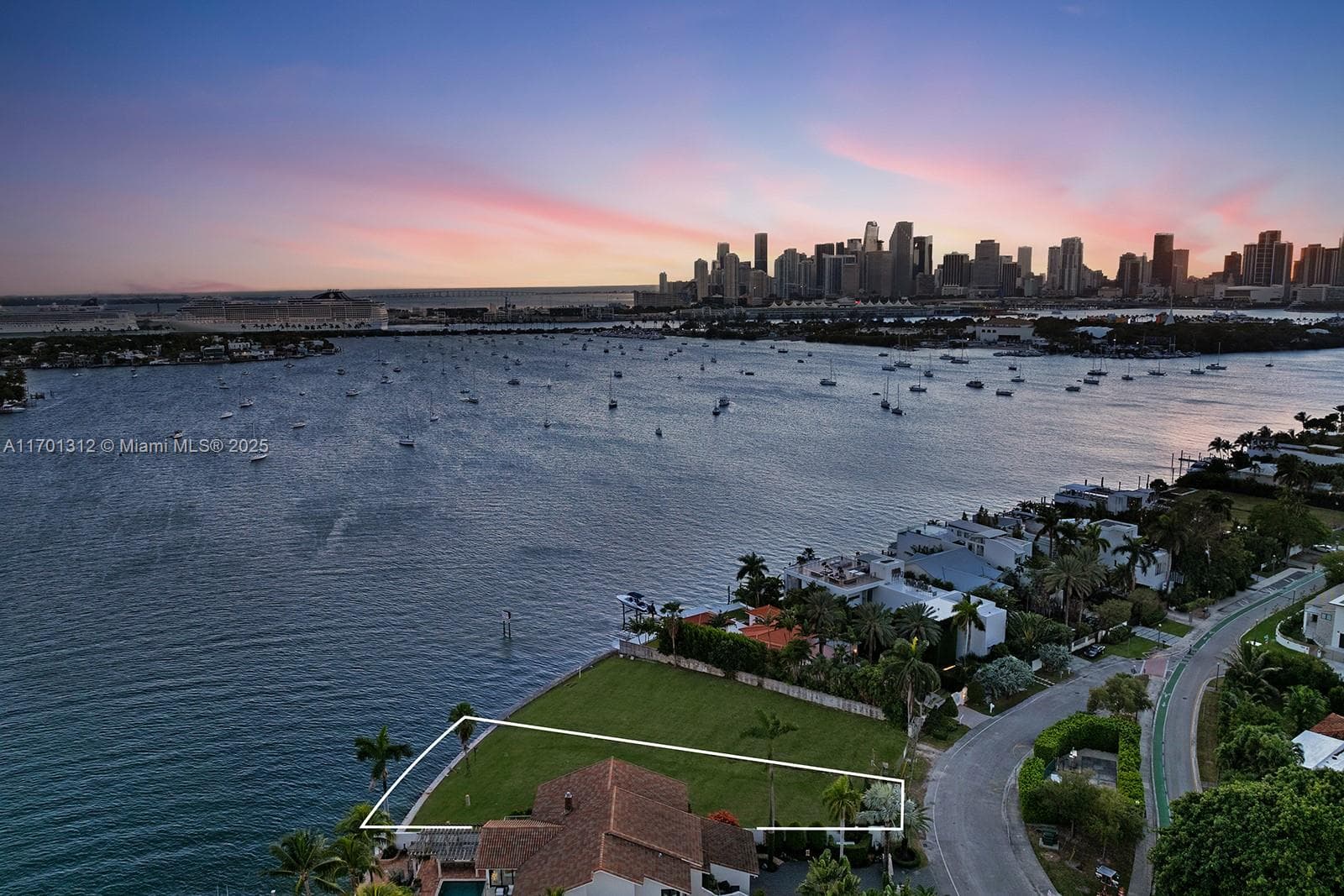 1386 S Venetian Way, Miami FL 33139 — 4