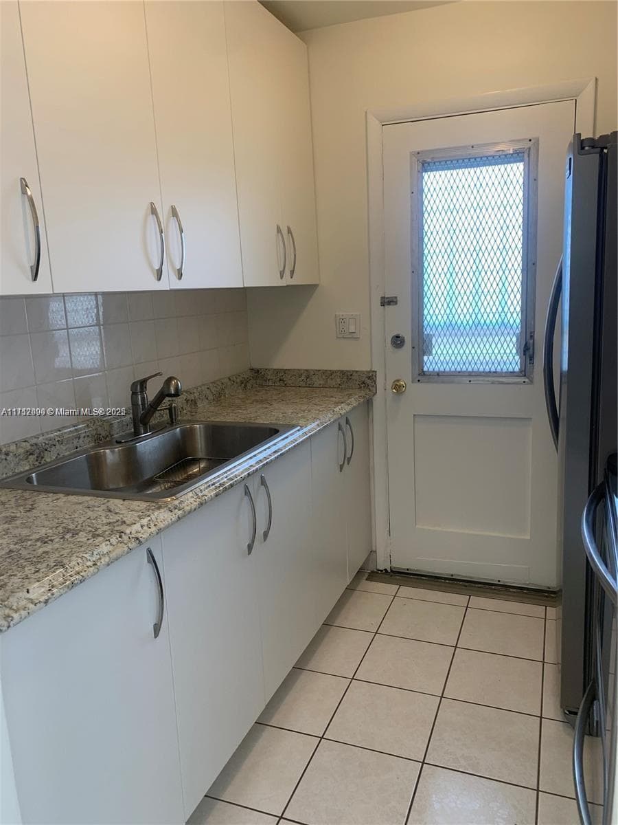 1395 NE 167th St # 209, Miami FL 33162 — 13