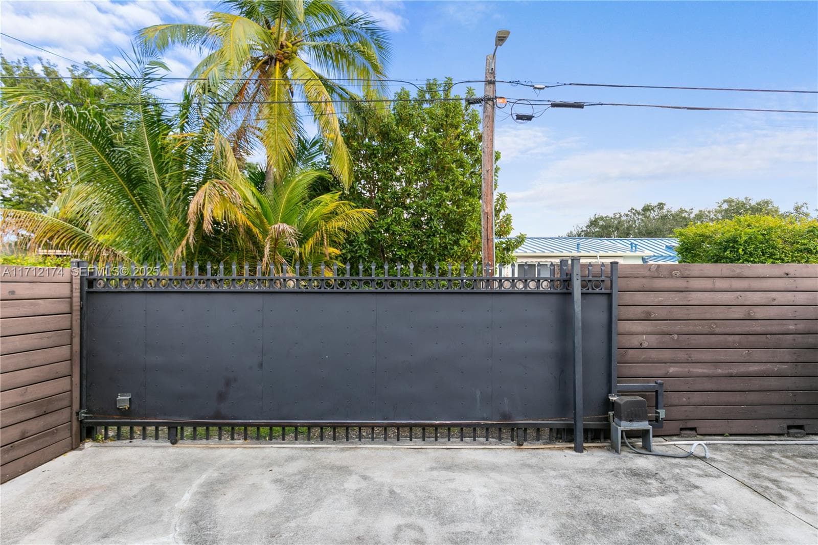 341 NW 67th Ave, Miami Springs FL 33166 — 19