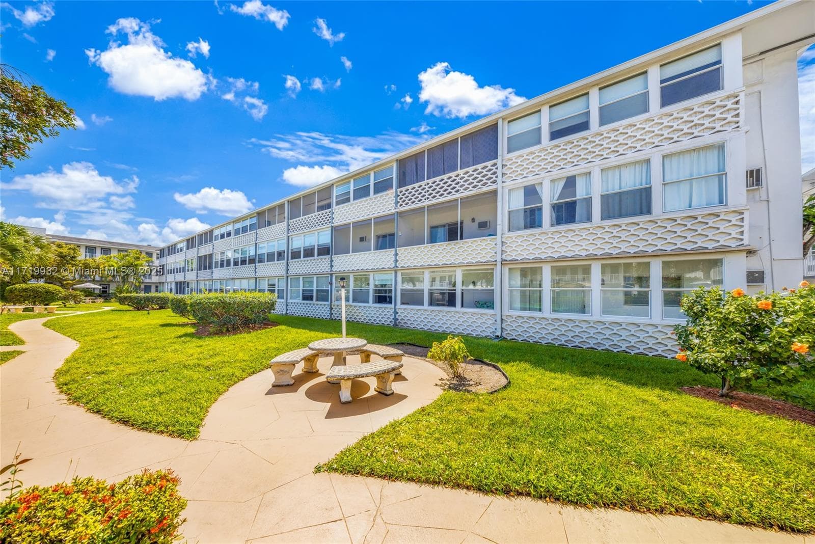 15610 NE 6th Ave # 8D, Miami FL 33162 — 22