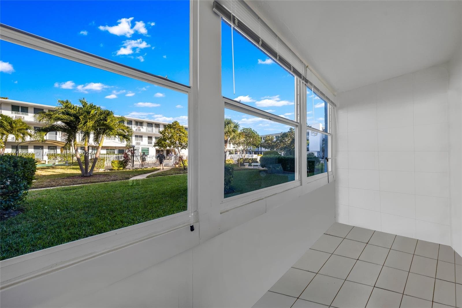 15610 NE 6th Ave # 8D, Miami FL 33162 — 15