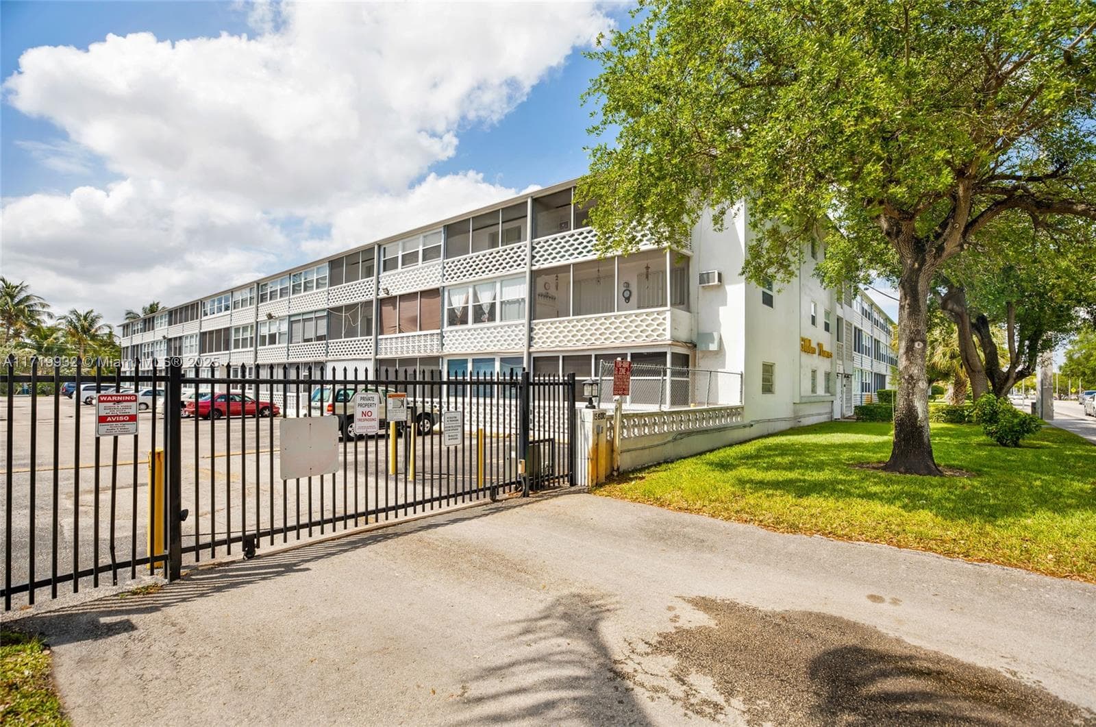 15610 NE 6th Ave # 8D, Miami FL 33162 — 35