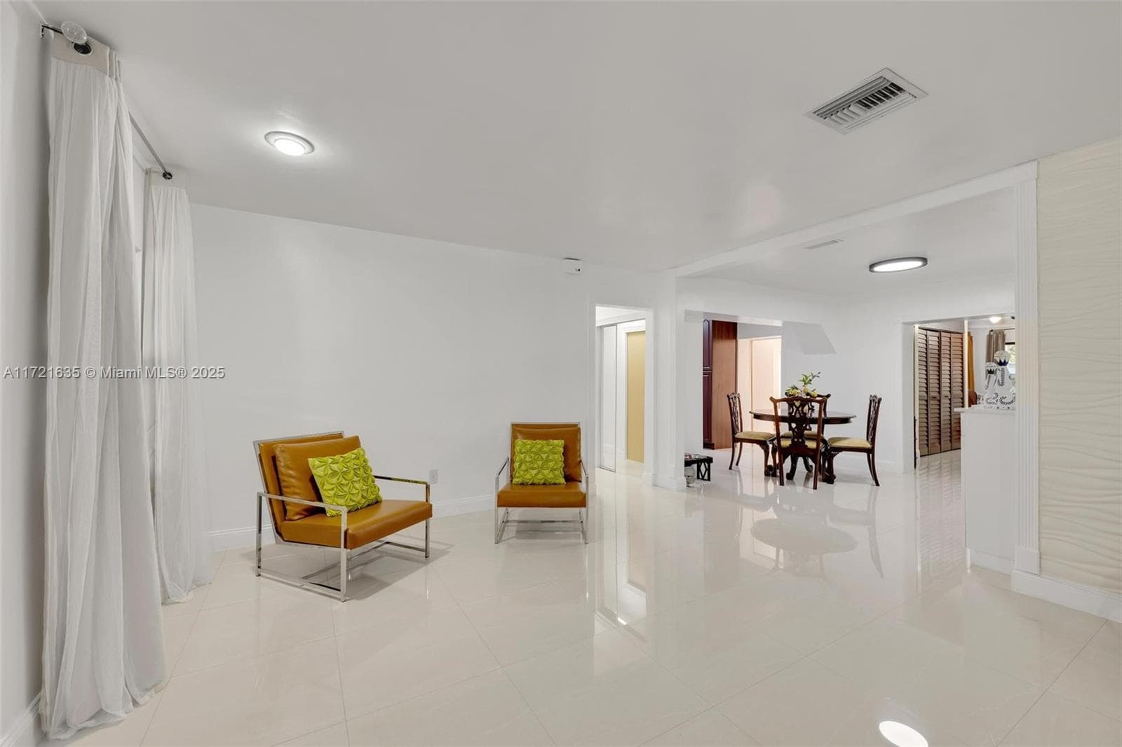 462 E 39th St, Hialeah FL 33013 — 27