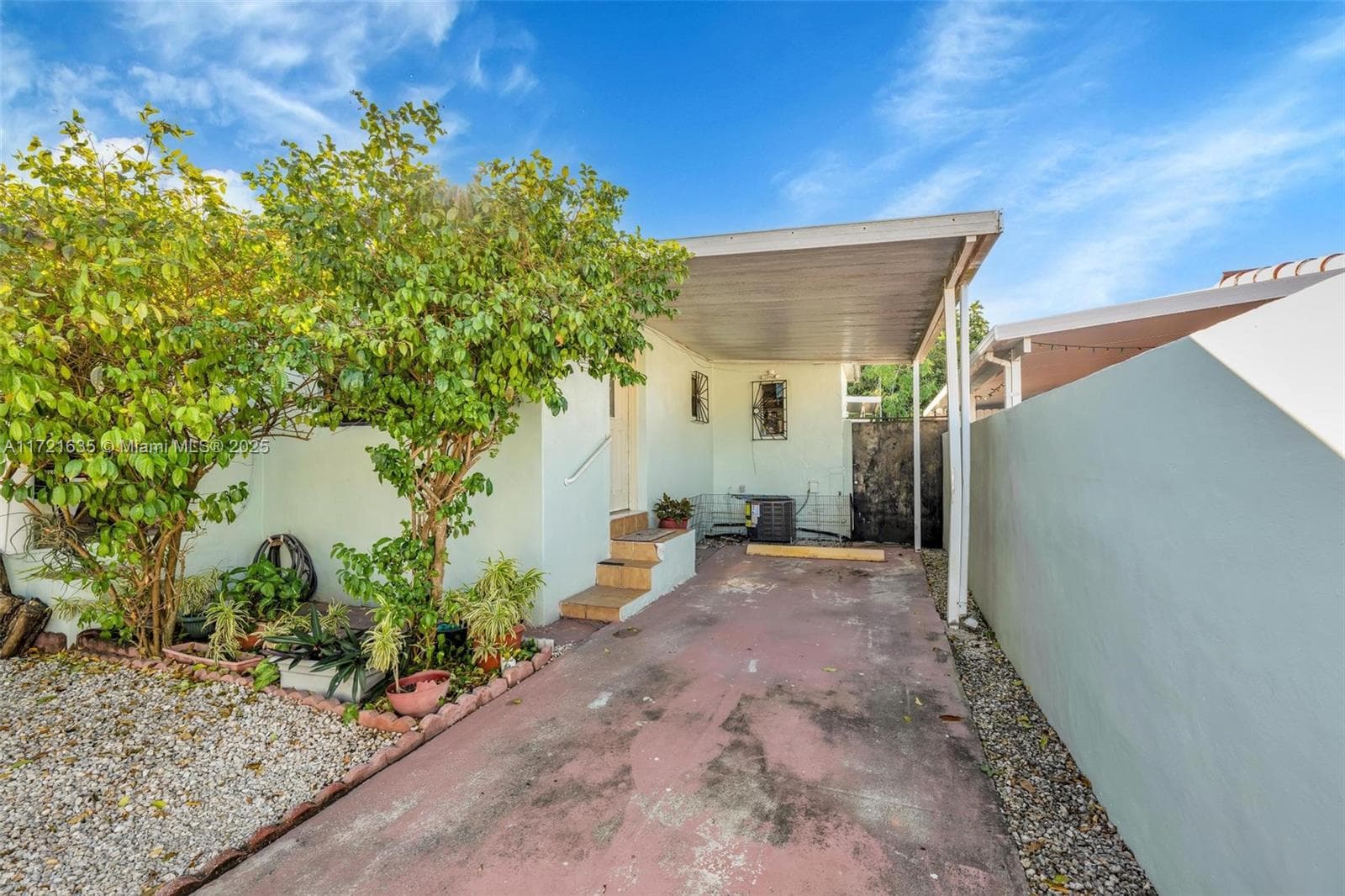 462 E 39th St, Hialeah FL 33013 — 12