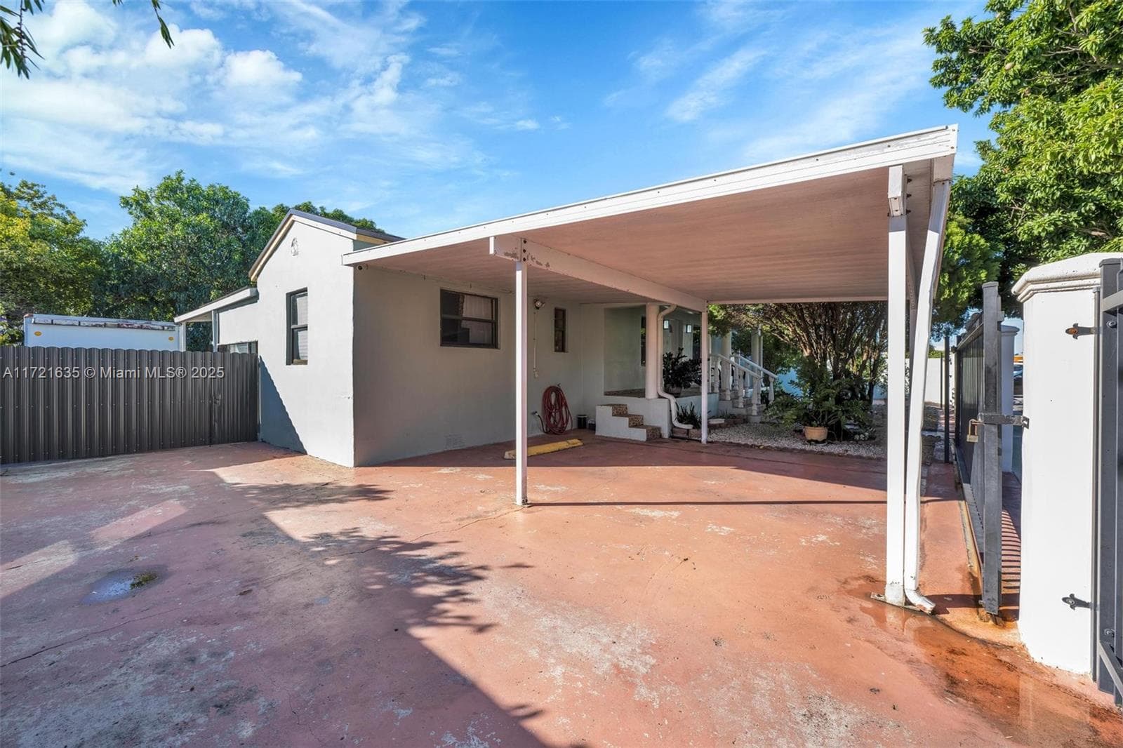 462 E 39th St, Hialeah FL 33013 — 15