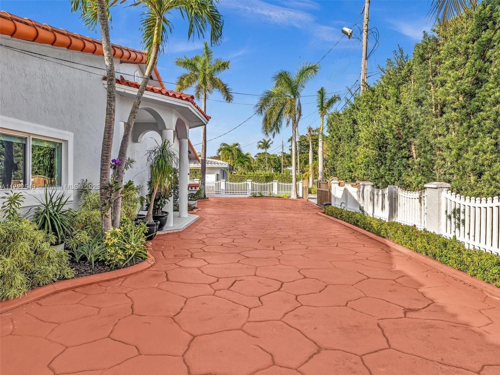 12904 Banyan Rd, North Miami FL 33181 — 84