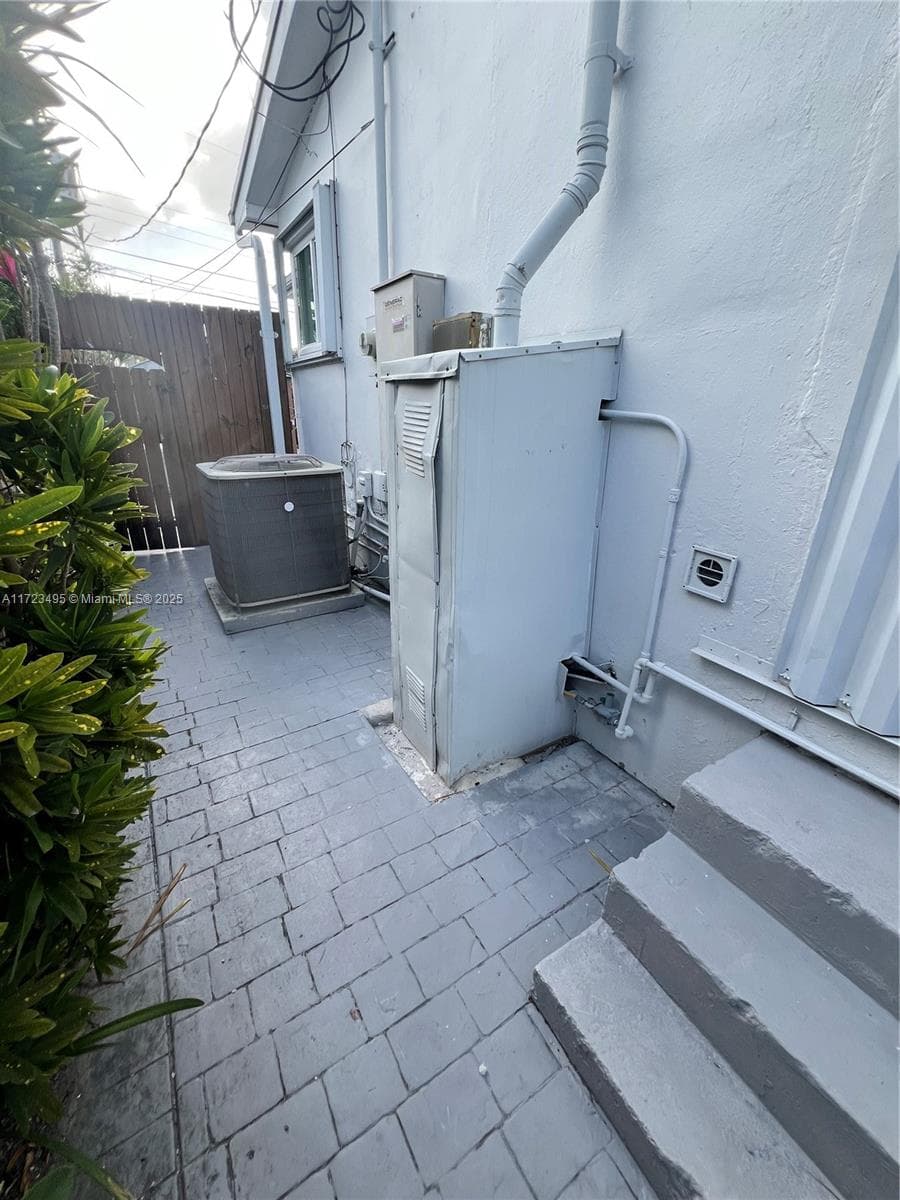 7549 Adventure Ave, North Bay Village FL 33141 — 17