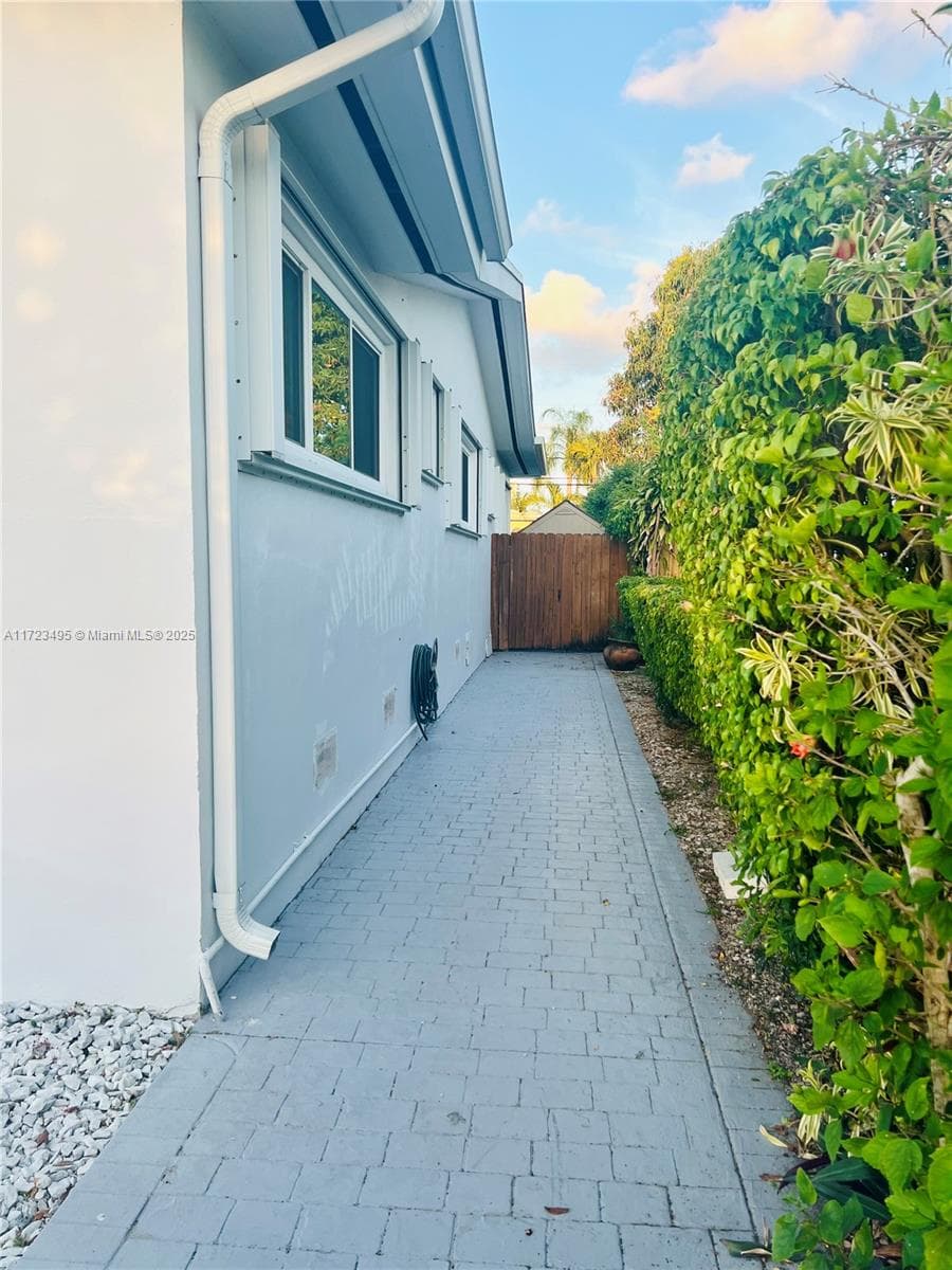 7549 Adventure Ave, North Bay Village FL 33141 — 12