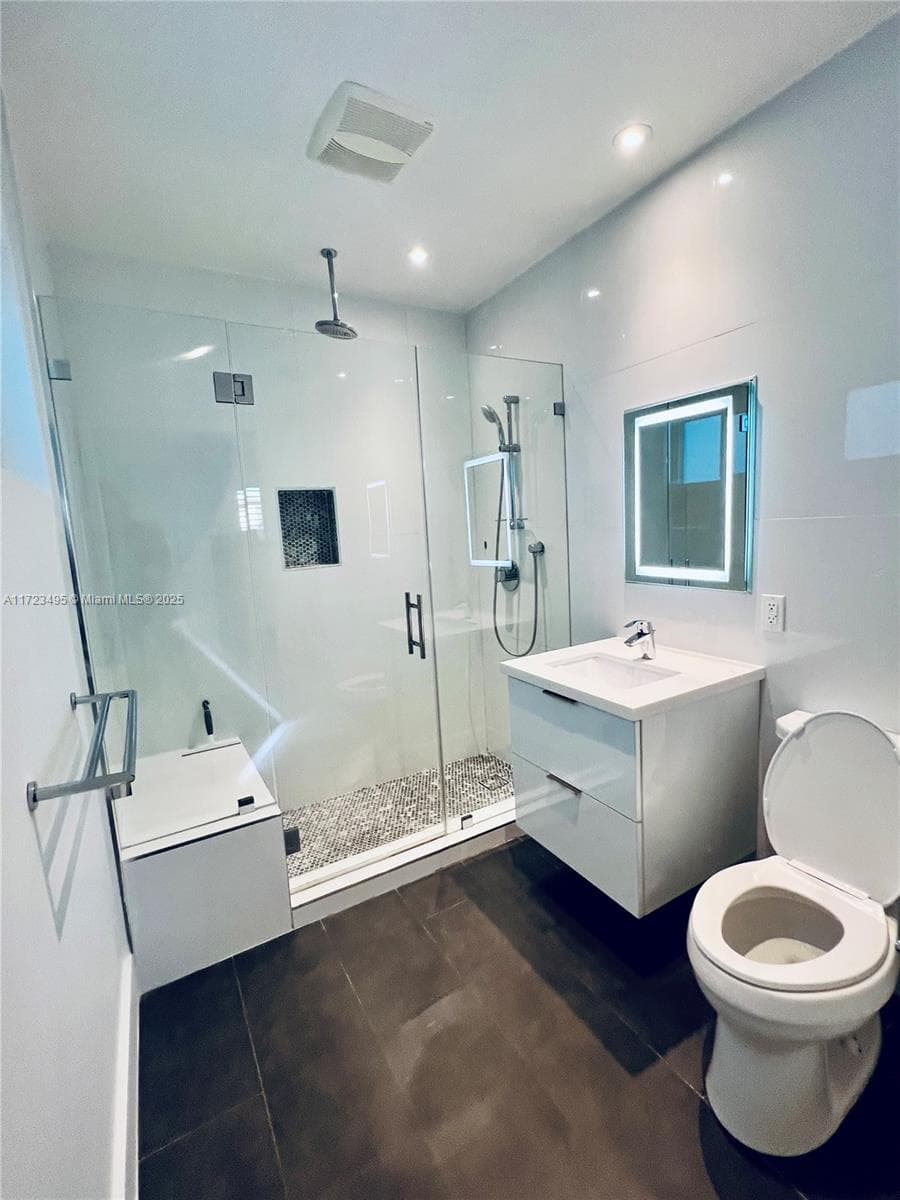 7549 Adventure Ave, North Bay Village FL 33141 — 63