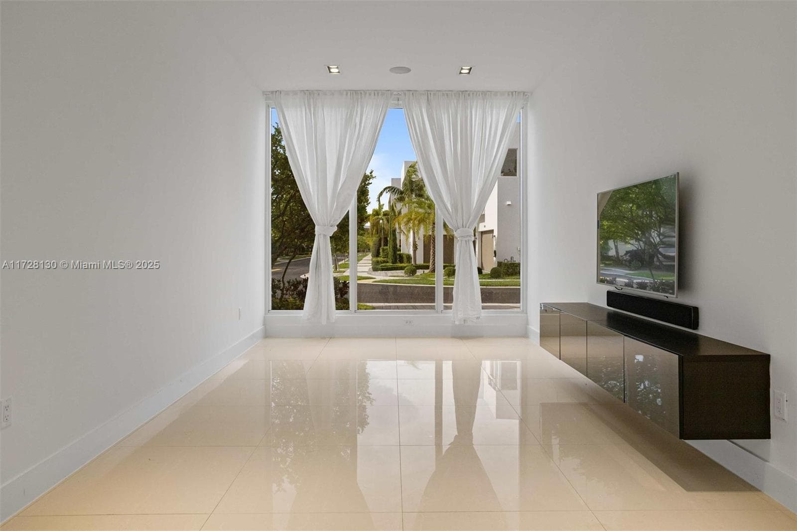 10296 NW 74th Ter, Doral FL 33178 — 5
