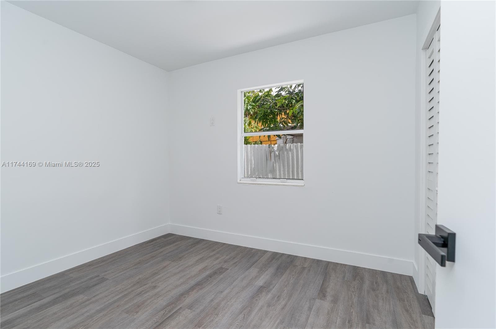 805 Sultan Ave, Opa-Locka FL 33054 — 28