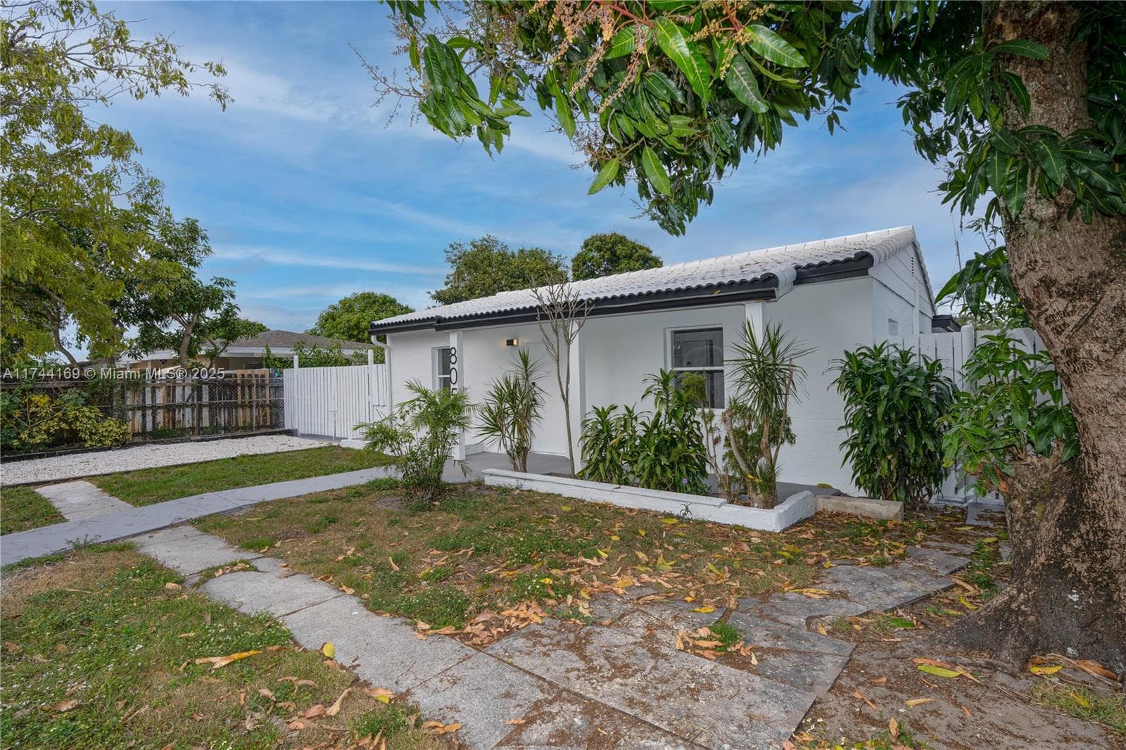 805 Sultan Ave, Opa-Locka FL 33054 — 4