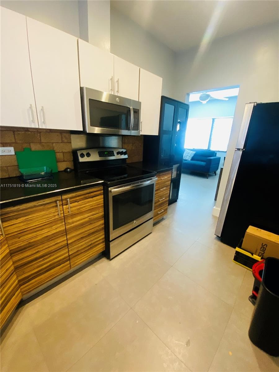 200 Azure Way, Miami Springs FL 33166 — 46