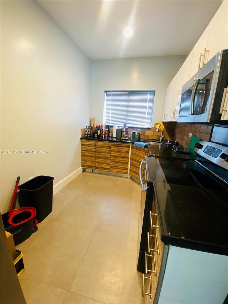 200 Azure Way, Miami Springs FL 33166 — 47